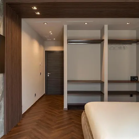 Luci Su Cavour 4* Bari