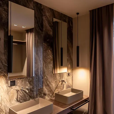 Luci Su Cavour 4* Bari