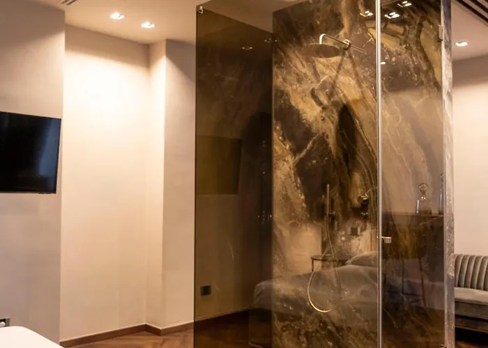 Luci Su Cavour B&B 4*